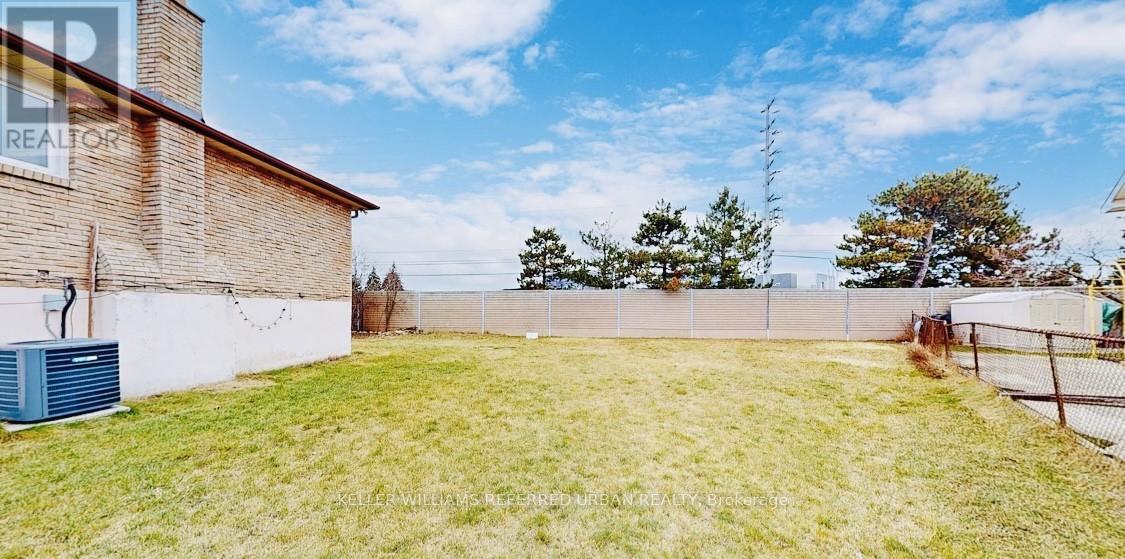 133 Manitou Crescent, Brampton, ON - Outdoor