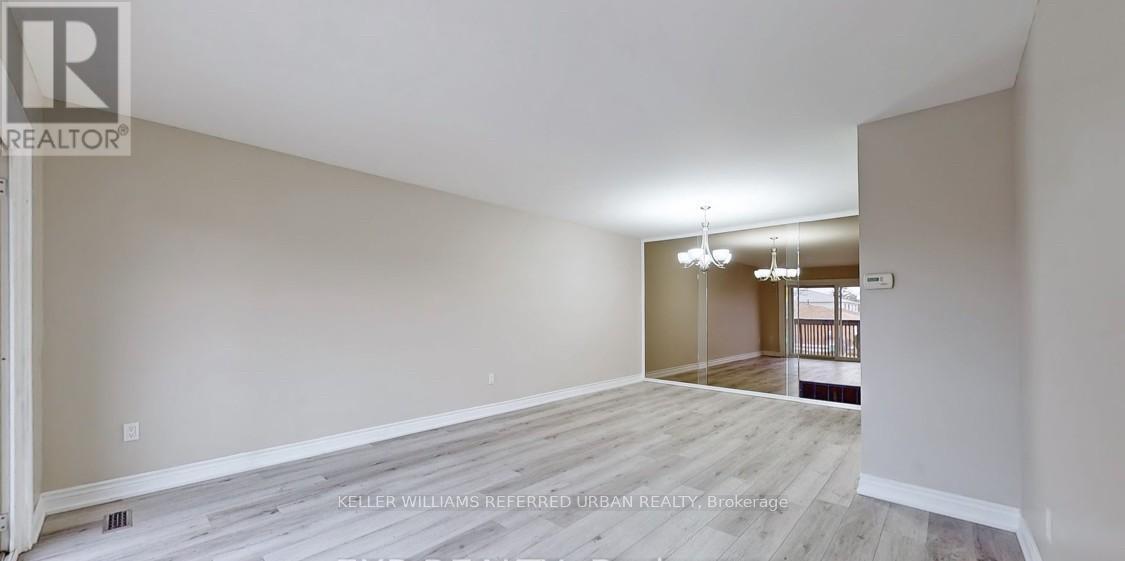 133 Manitou Crescent, Brampton, ON - Indoor Photo Showing Other Room