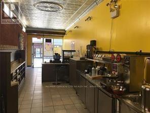 5024 Centre Street, Niagara Falls (Clifton Hill), ON