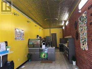 5024 Centre Street, Niagara Falls (Clifton Hill), ON