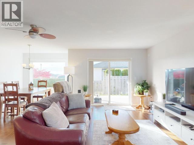 7-4415 Manson Ave, Powell River, BC - Indoor Photo Showing Living Room