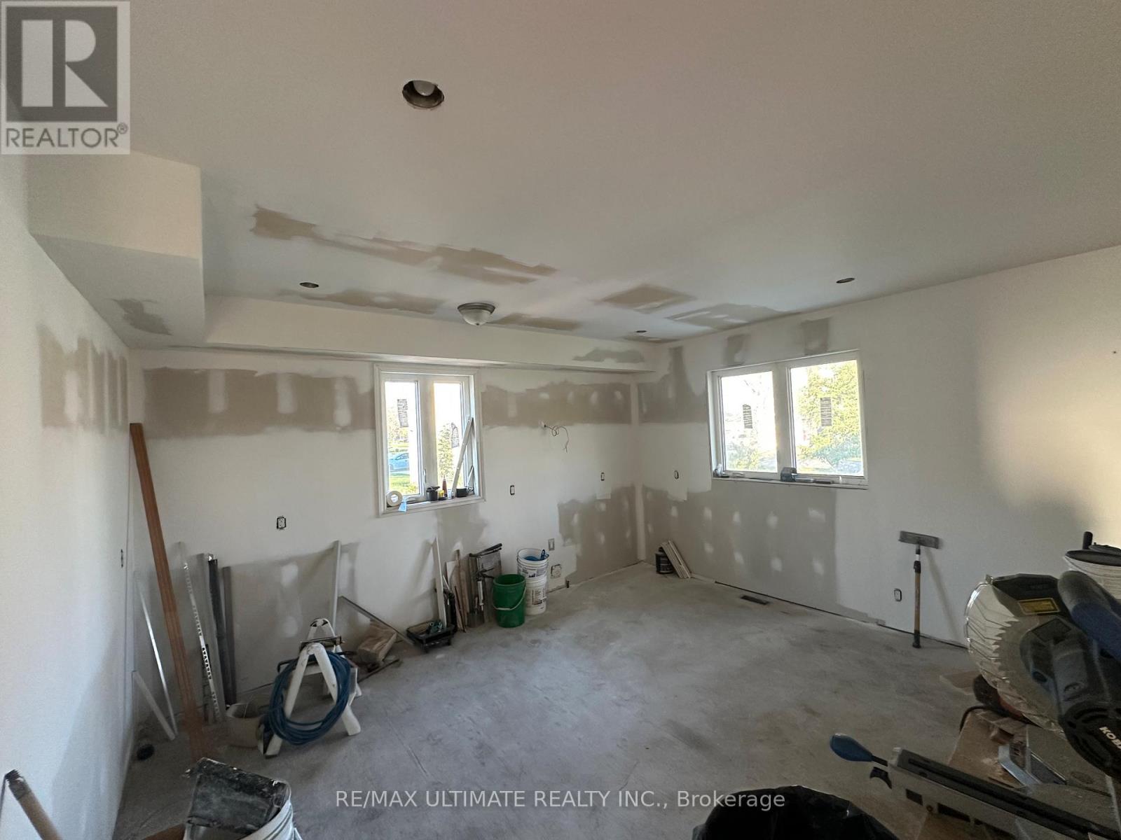 4122 Dalrymple Drive, Ramara, ON - Indoor Photo Showing Garage