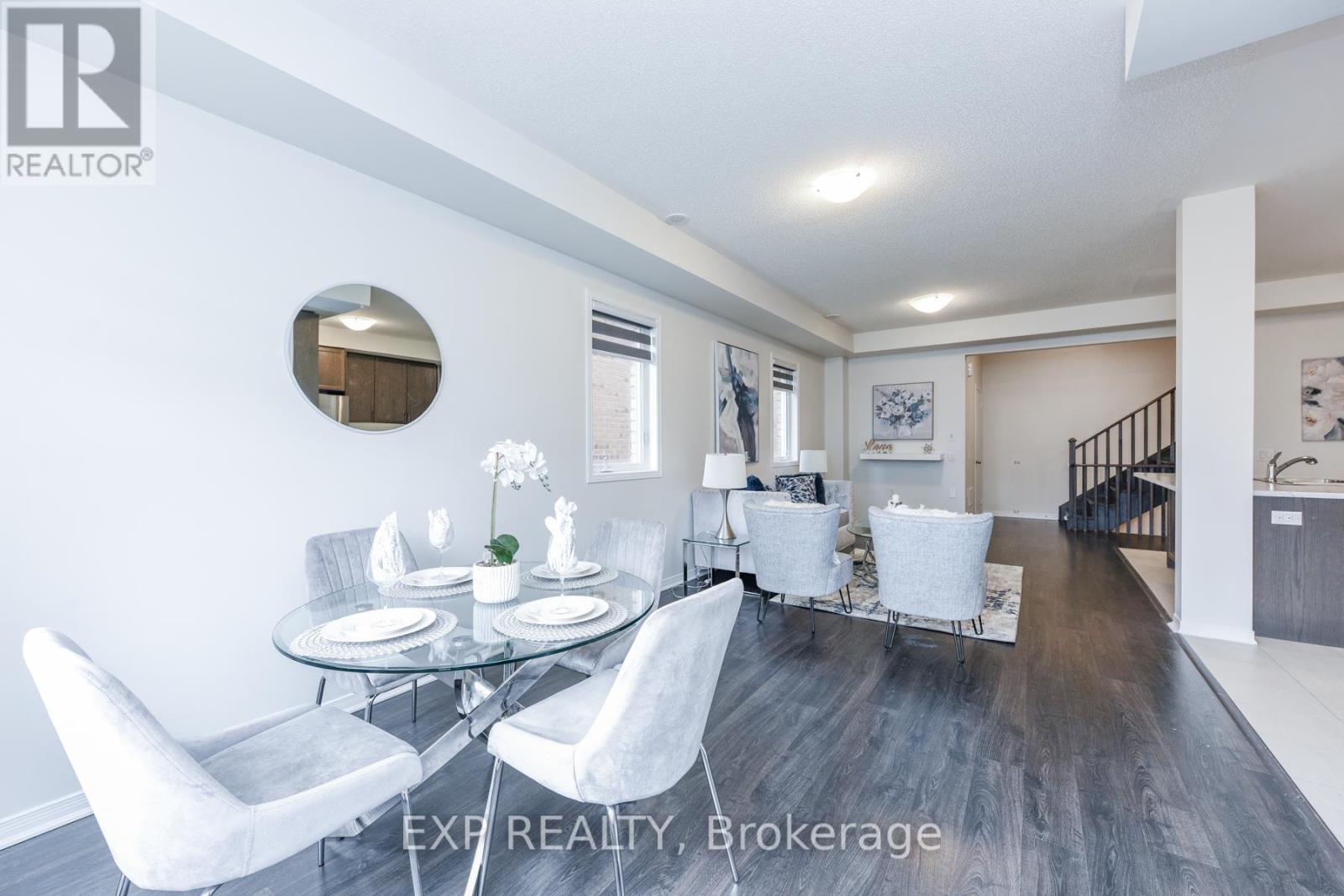 10 Lowes Hill Circle, Caledon, ON - Indoor Photo Showing Dining Room