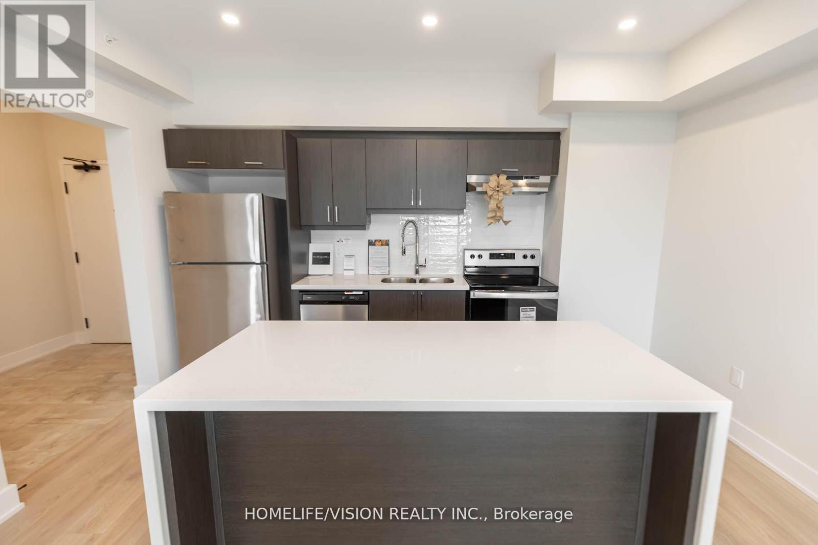 312 - 1 Chef Lane, Barrie, ON - Indoor Photo Showing Kitchen