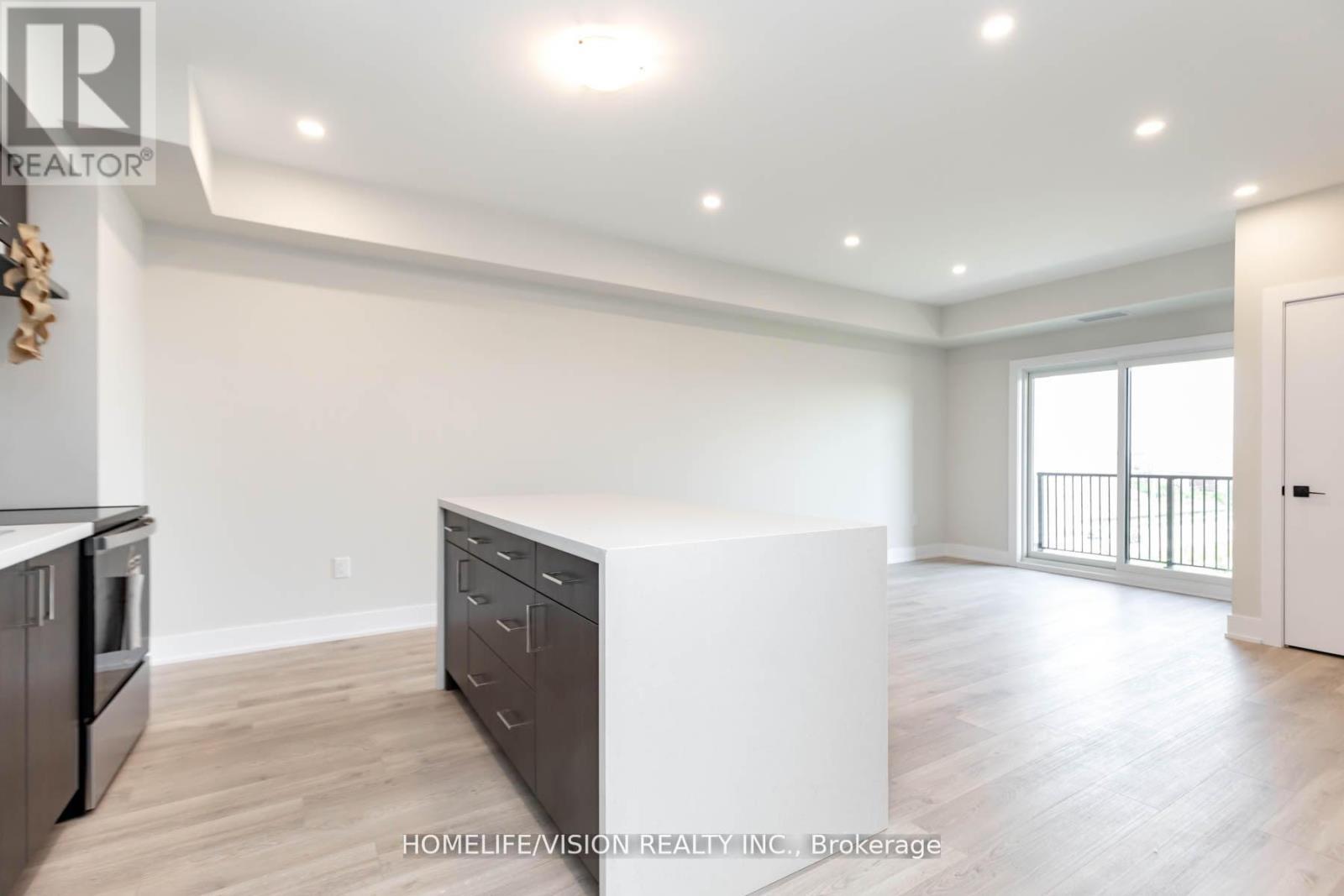 312 - 1 Chef Lane, Barrie, ON - Indoor