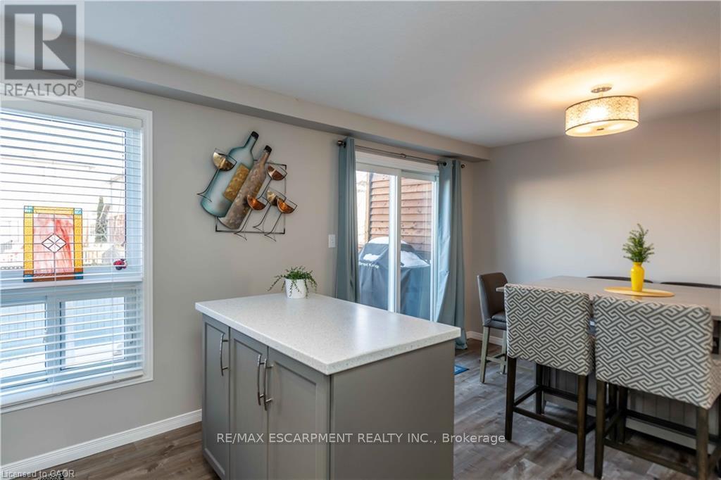 136 Donnenwerth Drive, Kitchener, ON - Indoor Photo Showing Dining Room