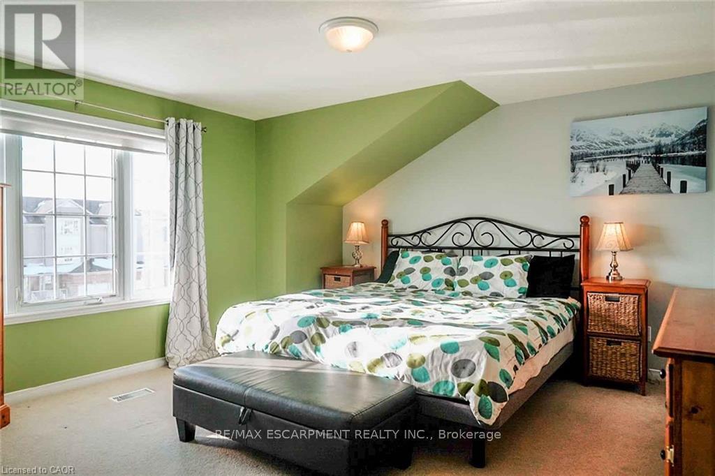136 Donnenwerth Drive, Kitchener, ON - Indoor Photo Showing Bedroom