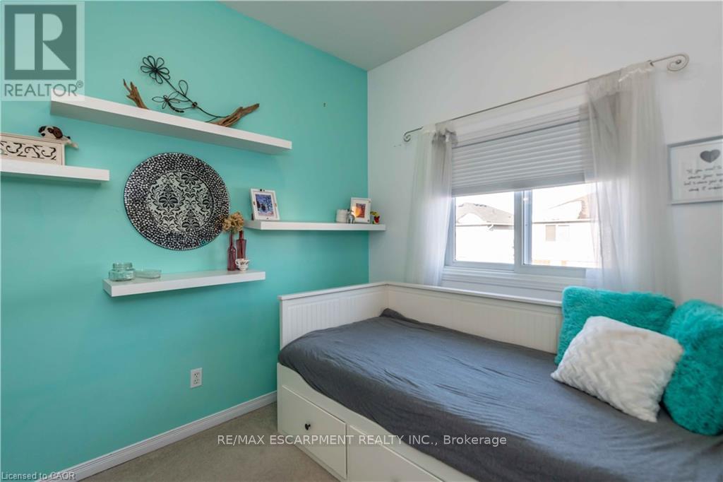 136 Donnenwerth Drive, Kitchener, ON - Indoor Photo Showing Bedroom