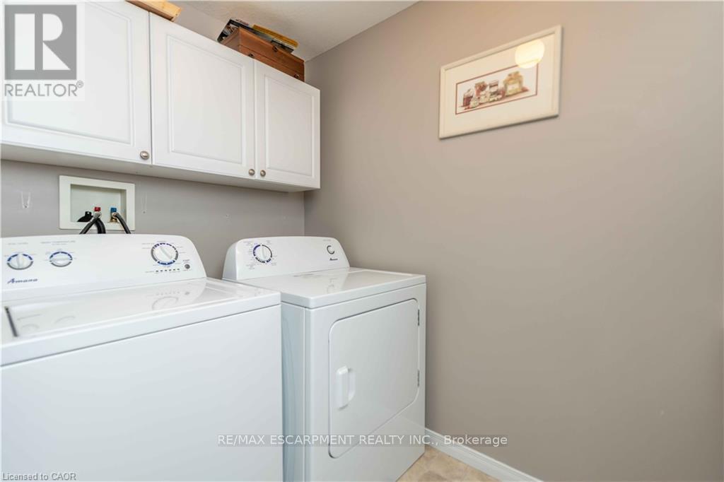 136 Donnenwerth Drive, Kitchener, ON - Indoor Photo Showing Laundry Room