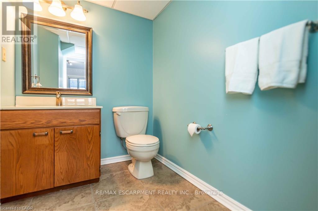136 Donnenwerth Drive, Kitchener, ON - Indoor Photo Showing Bathroom