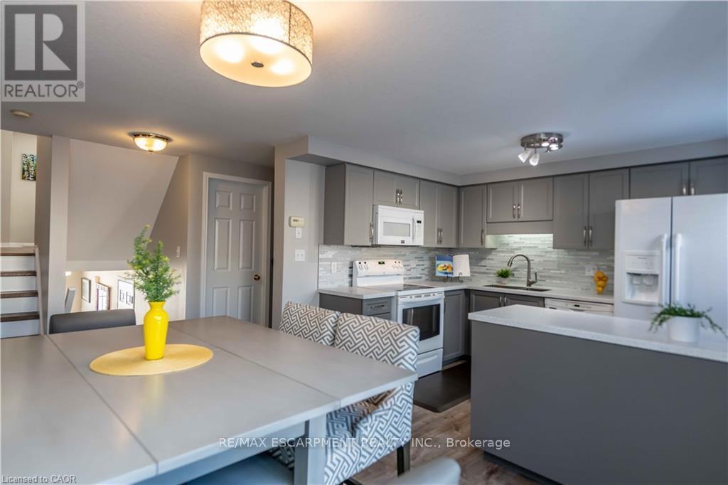 136 Donnenwerth Drive, Kitchener, ON - Indoor