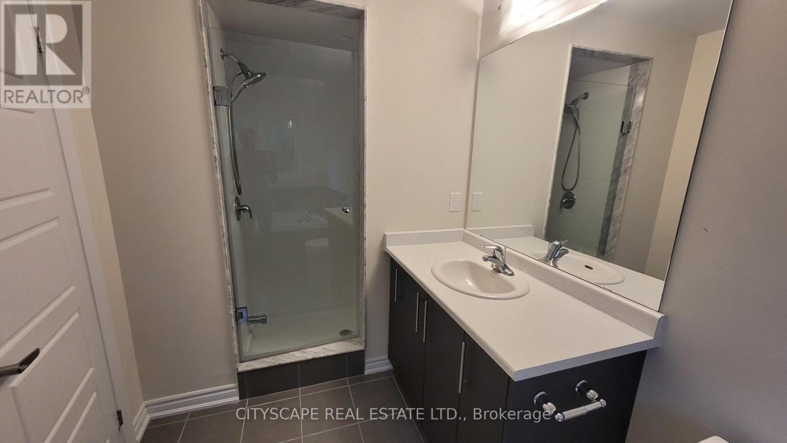 29 Sundin Drive, Haldimand, ON - Indoor Photo Showing Bathroom