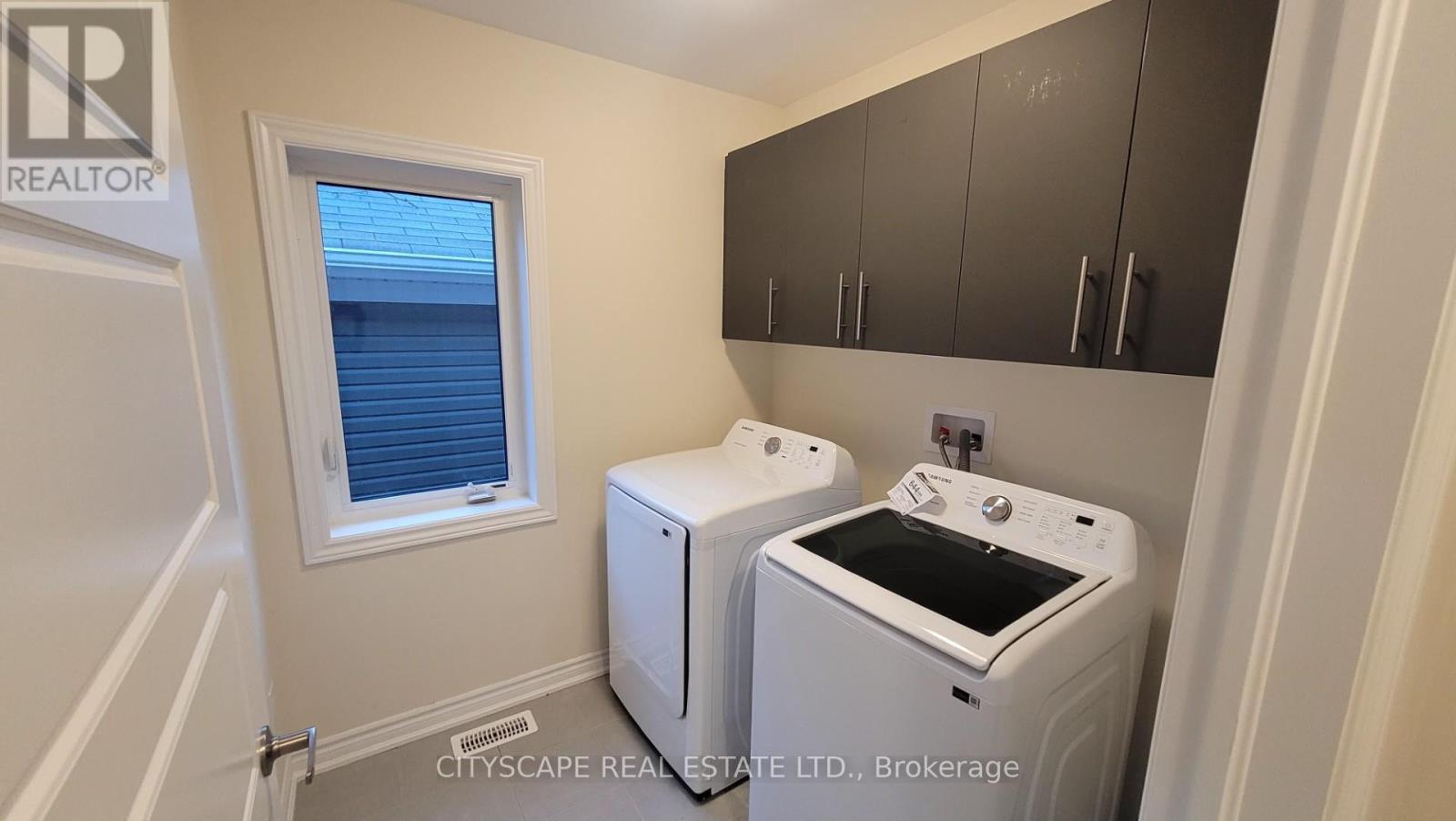 29 Sundin Drive, Haldimand, ON - Indoor Photo Showing Laundry Room