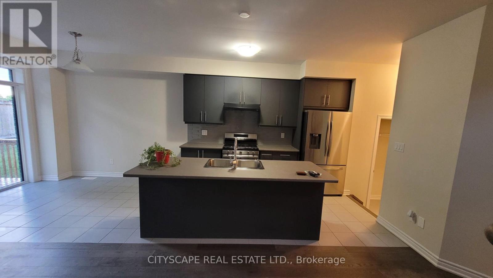 29 Sundin Drive, Haldimand, ON - Indoor Photo Showing Kitchen With Stainless Steel Kitchen With Double Sink