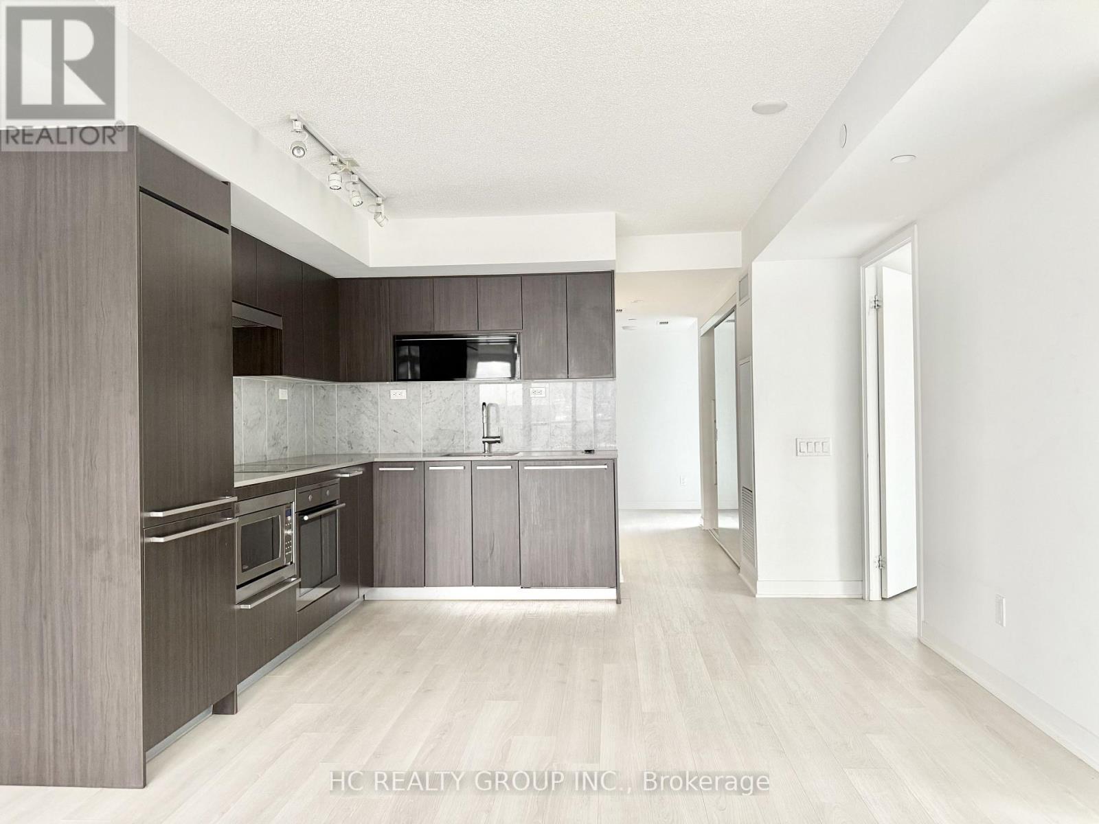 609 - 70 Queens Wharf Road, Toronto, ON - Indoor Photo Showing Kitchen