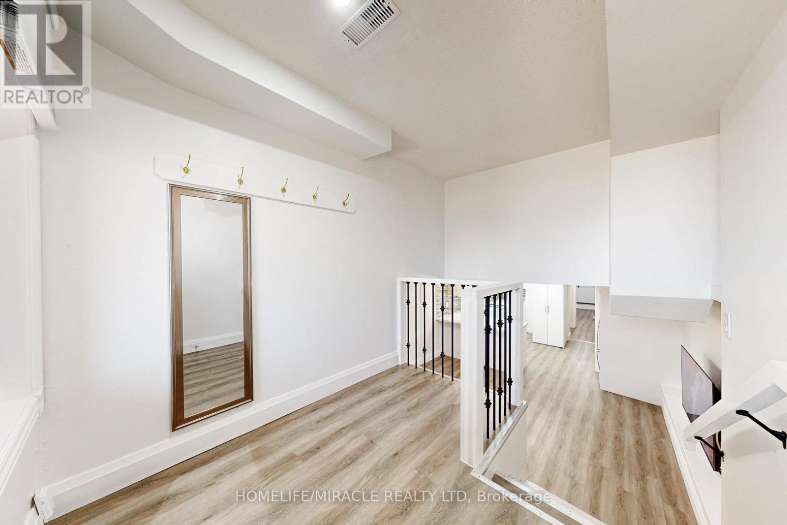 Basemnt - 590 Jones Avenue, Toronto, ON - Indoor Photo Showing Other Room