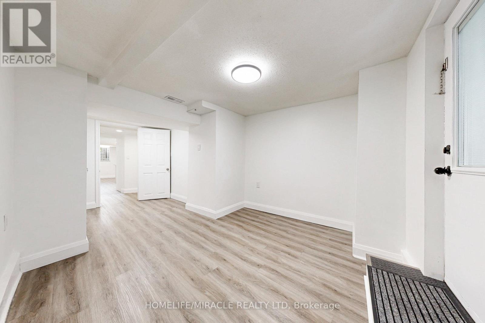 Basemnt - 590 Jones Avenue, Toronto, ON - Indoor Photo Showing Other Room