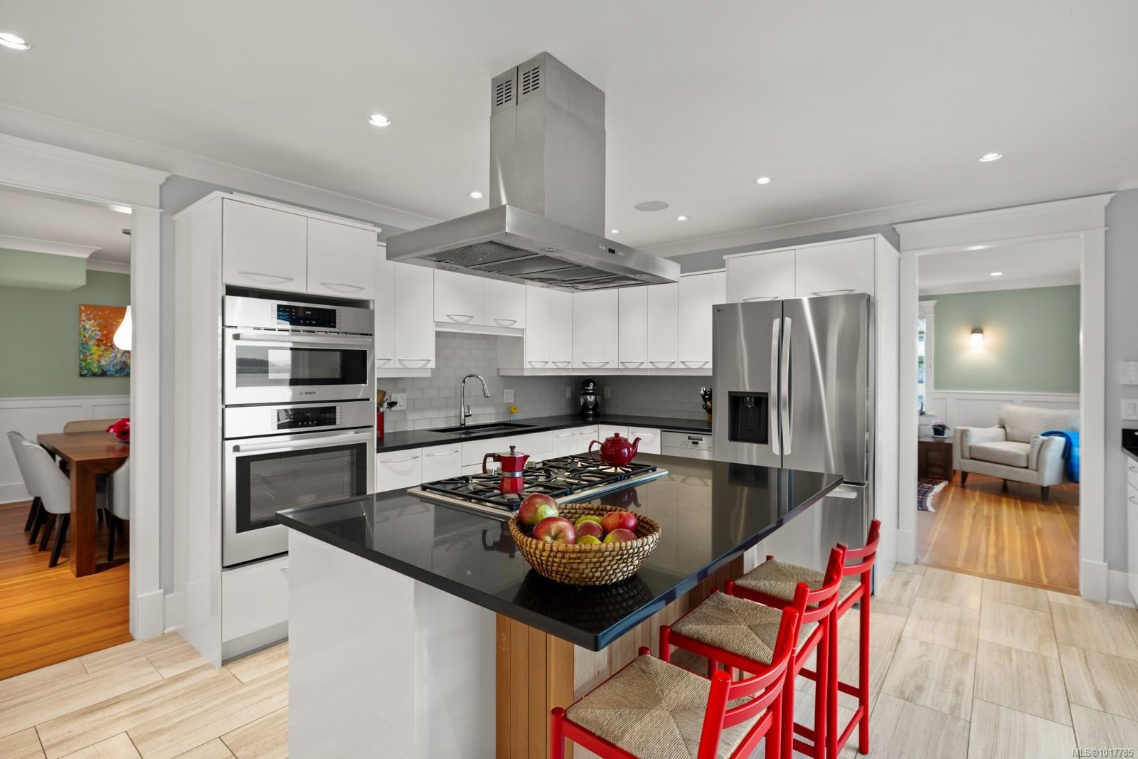 404 Constance Ave, Esquimalt, BC