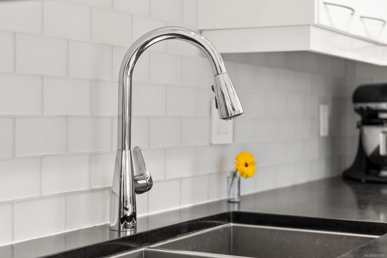 404 Constance Ave, Esquimalt, BC