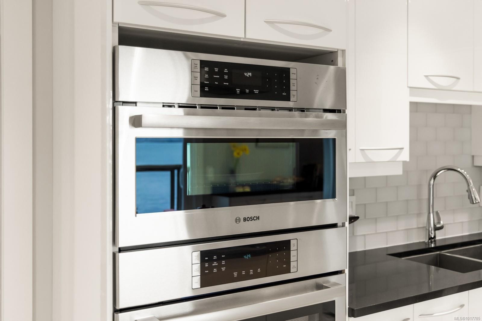 404 Constance Ave, Esquimalt, BC