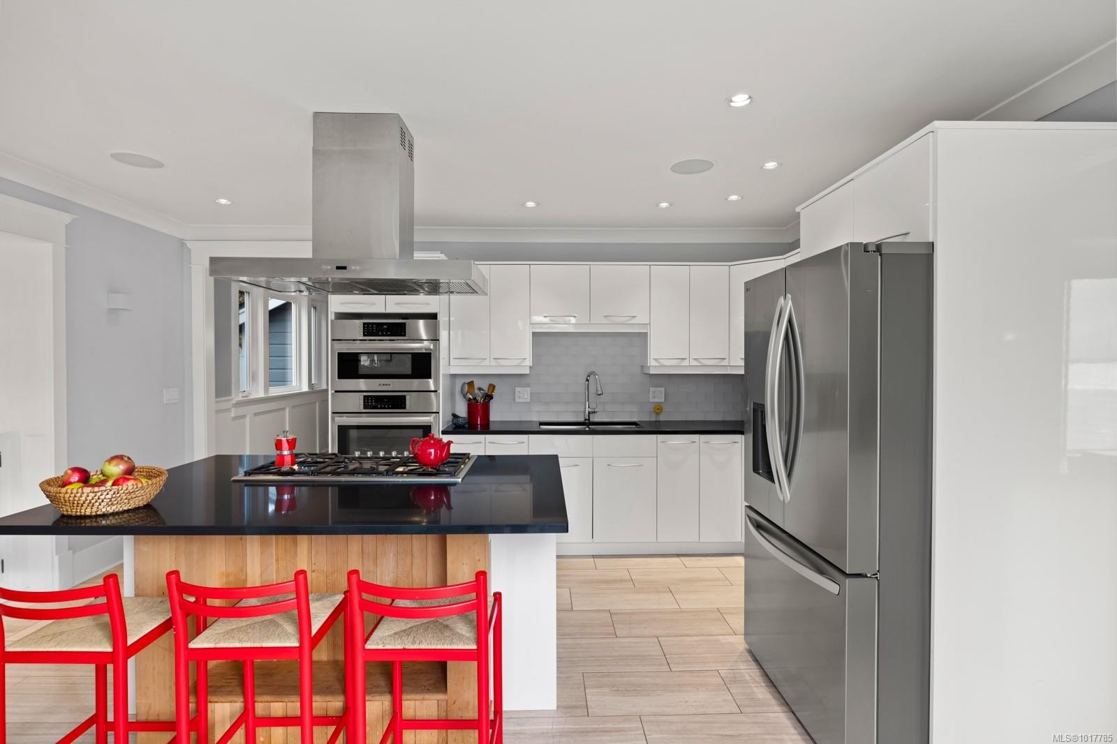 404 Constance Ave, Esquimalt, BC