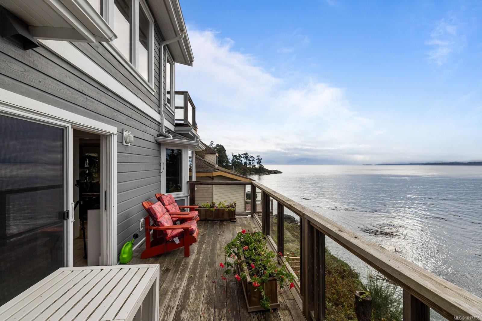 404 Constance Ave, Esquimalt, BC