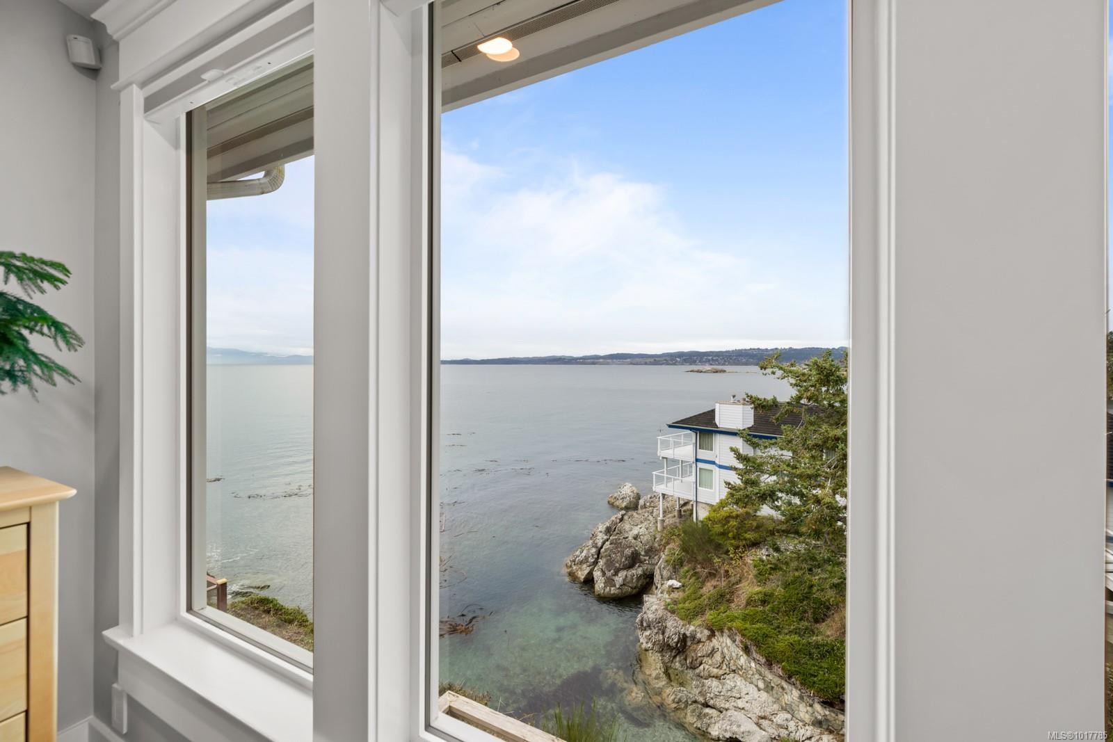 404 Constance Ave, Esquimalt, BC