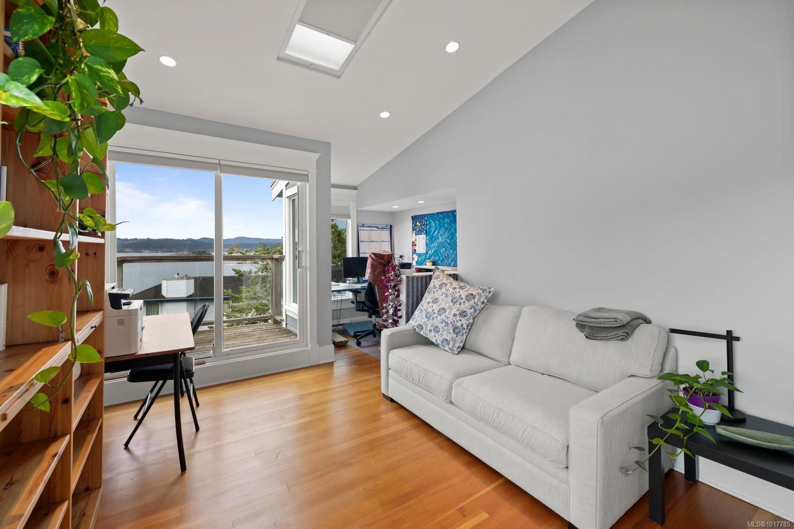 404 Constance Ave, Esquimalt, BC