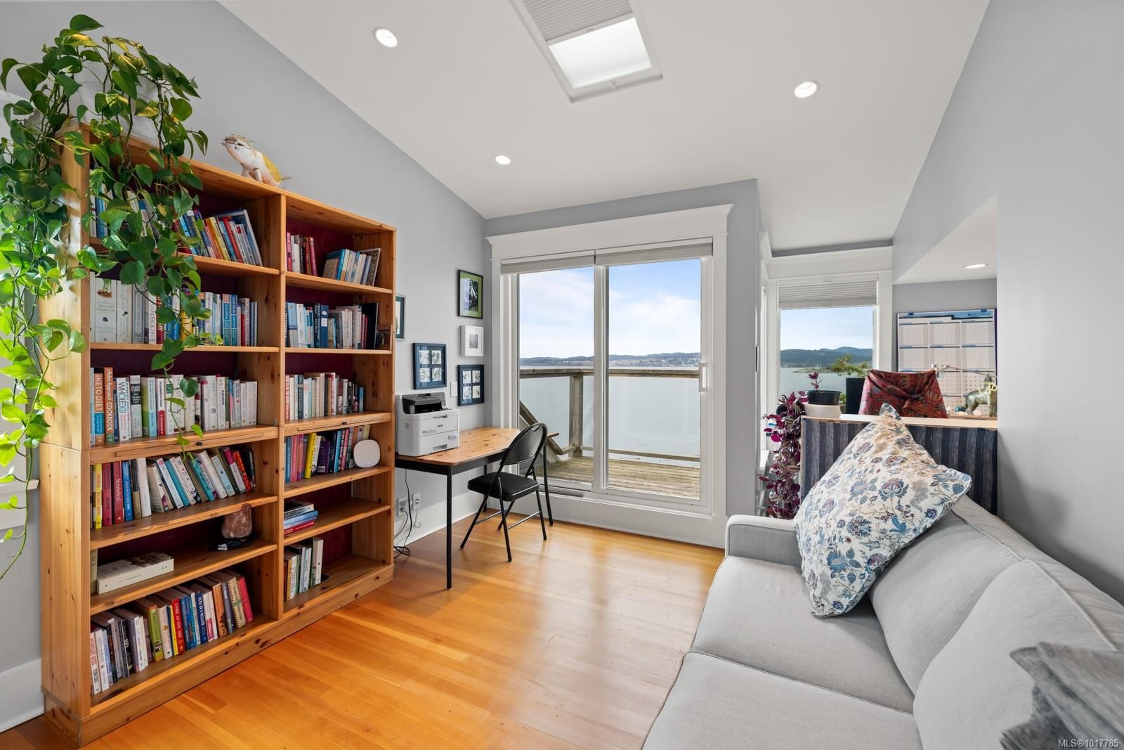 404 Constance Ave, Esquimalt, BC