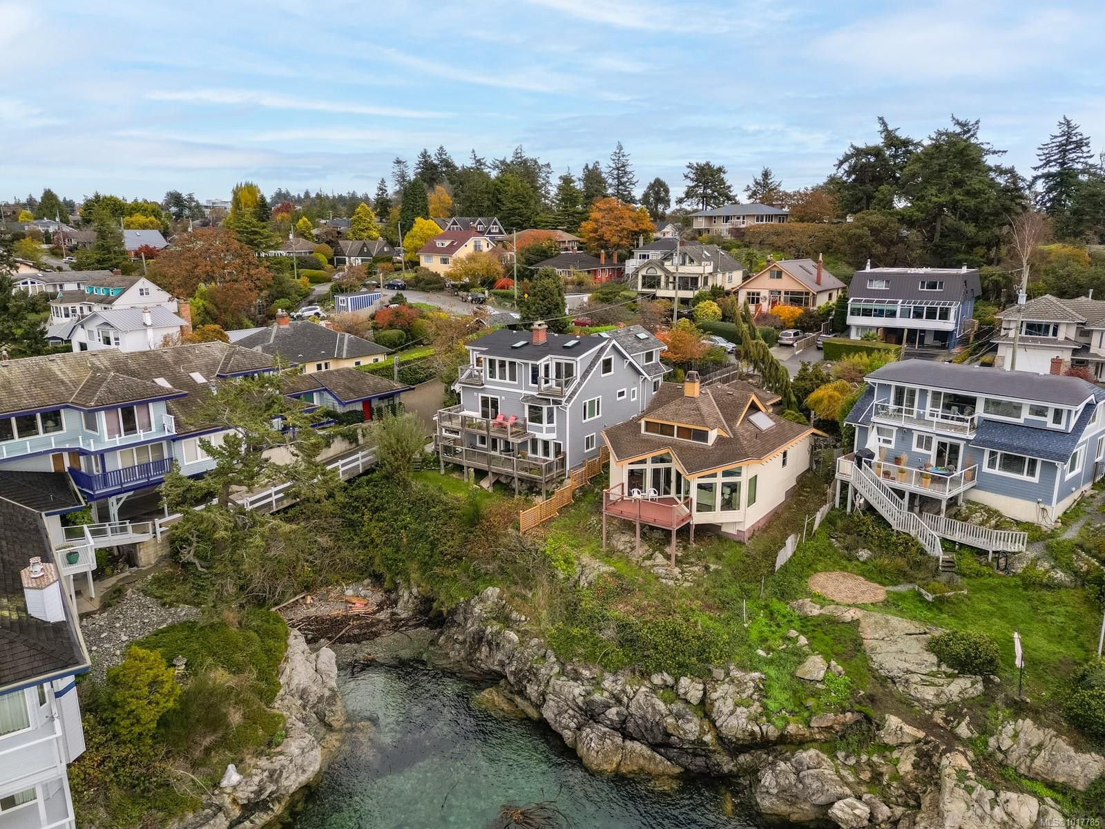 404 Constance Ave, Esquimalt, BC