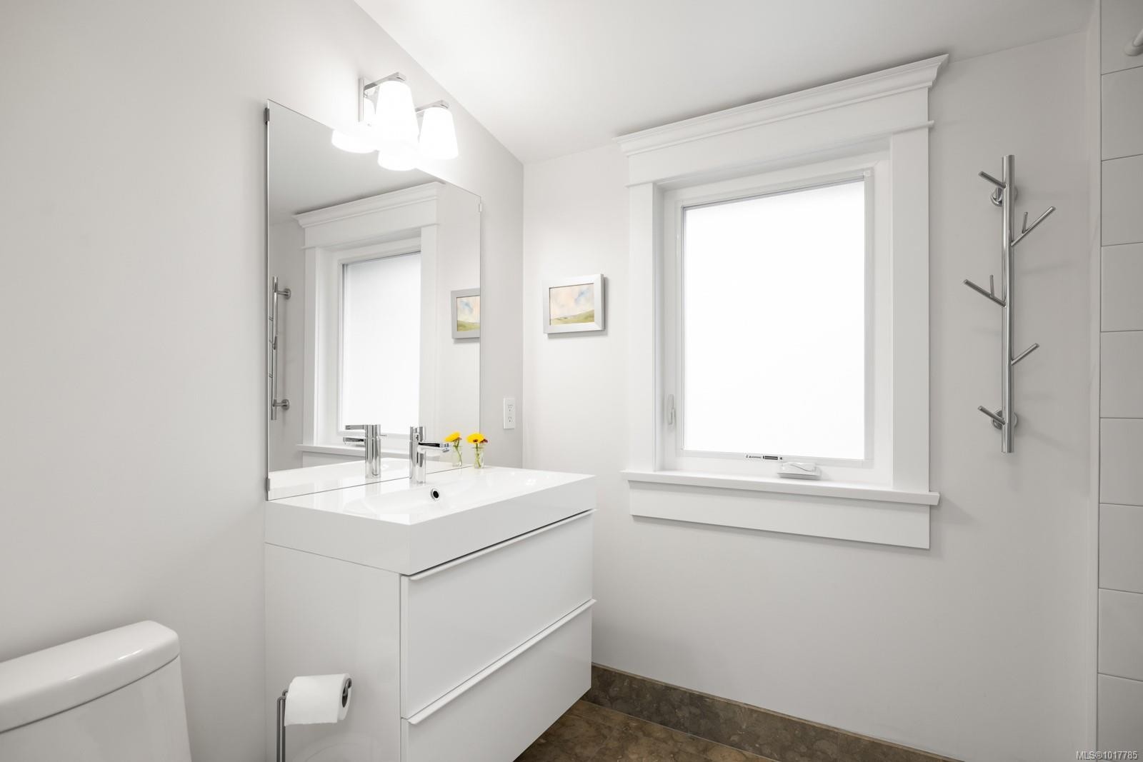 404 Constance Ave, Esquimalt, BC