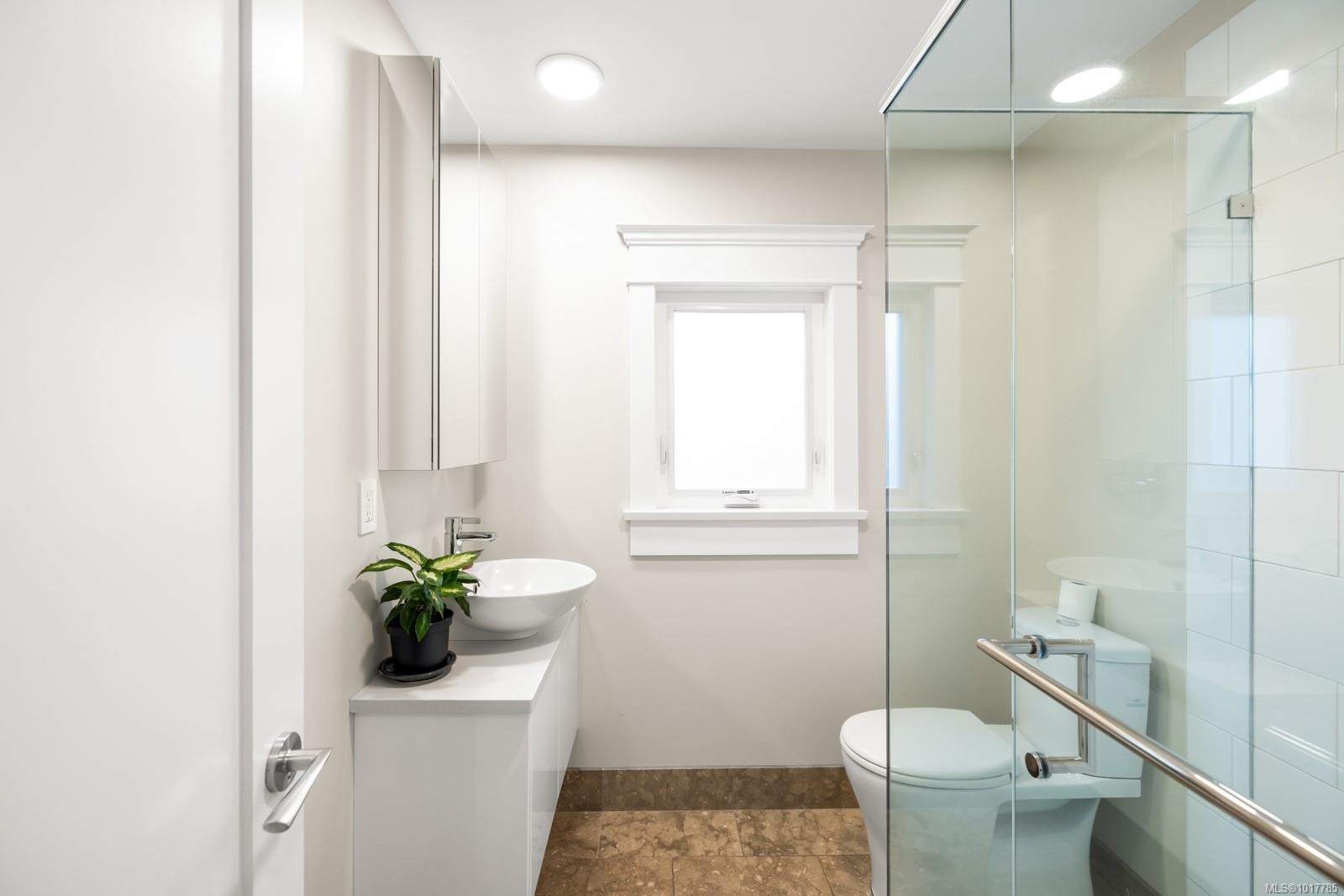 404 Constance Ave, Esquimalt, BC