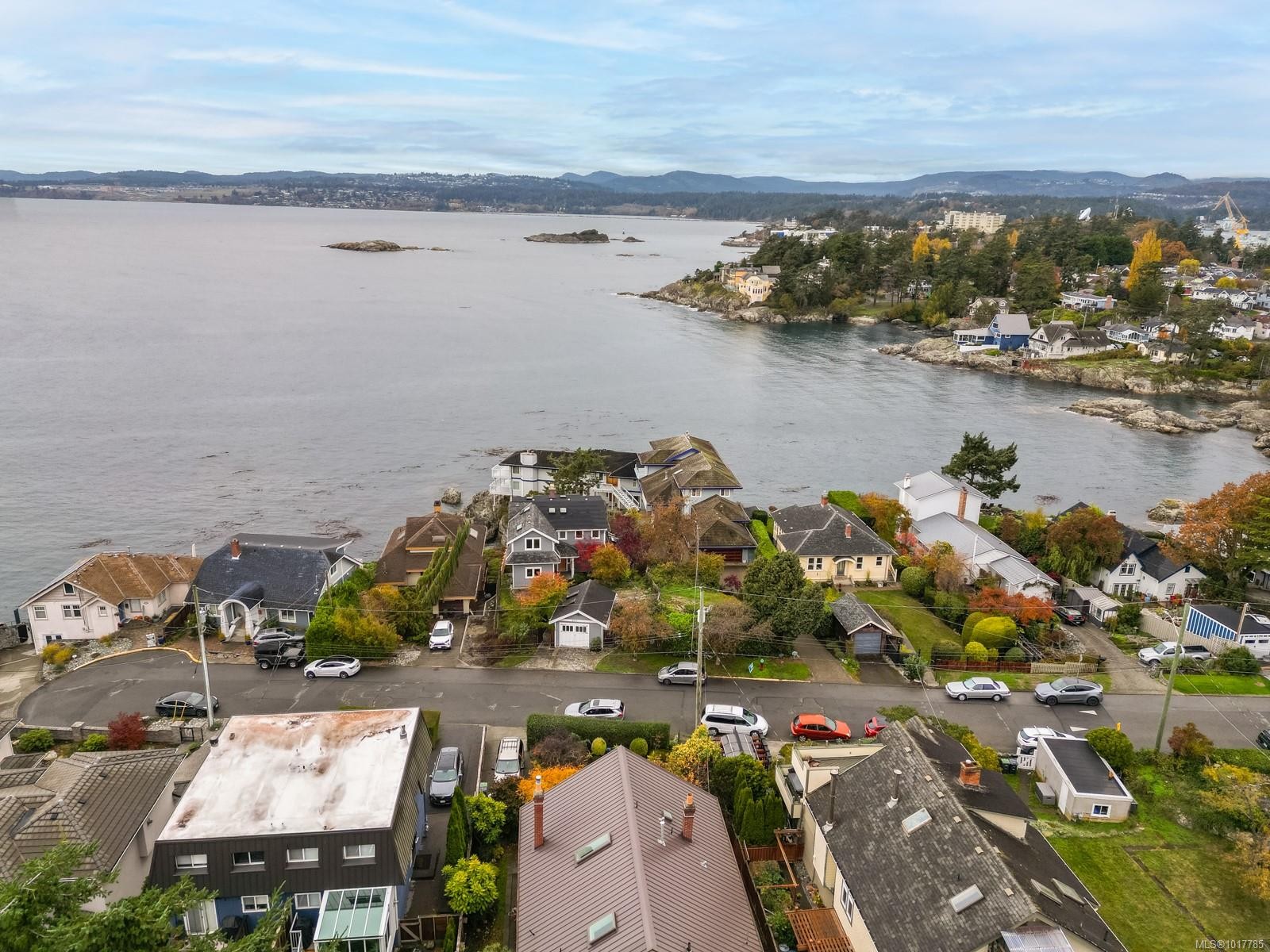 404 Constance Ave, Esquimalt, BC