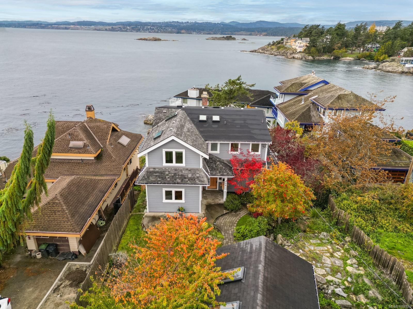 404 Constance Ave, Esquimalt, BC