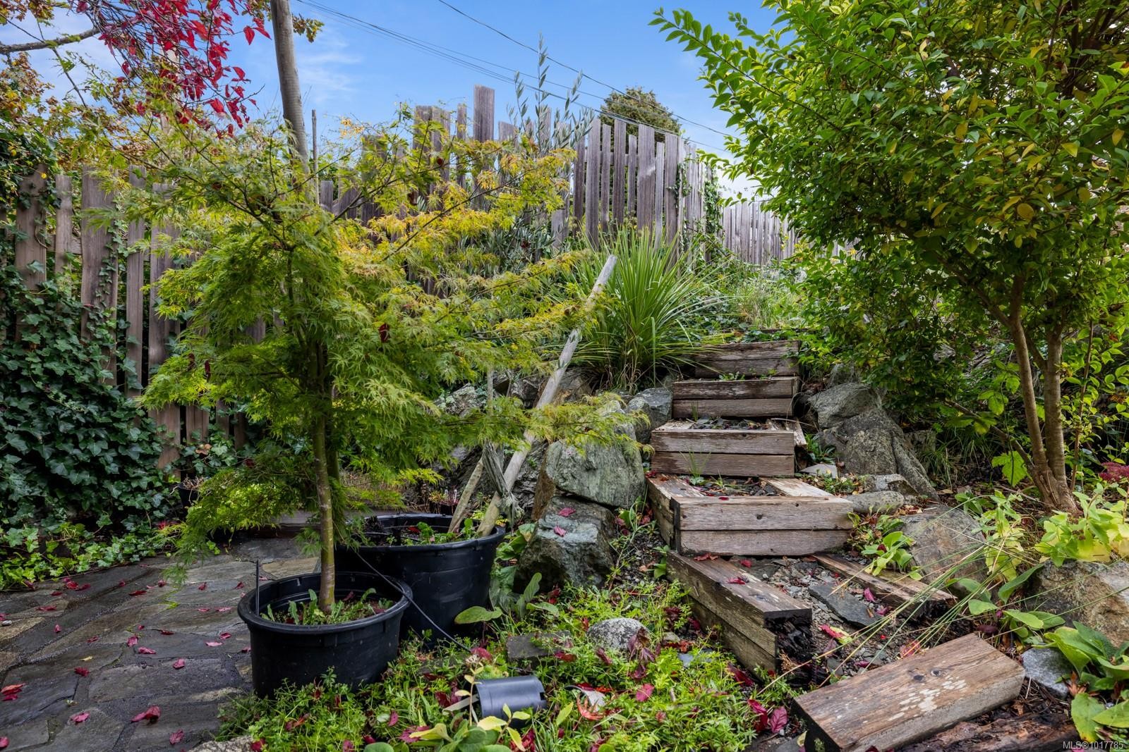 404 Constance Ave, Esquimalt, BC