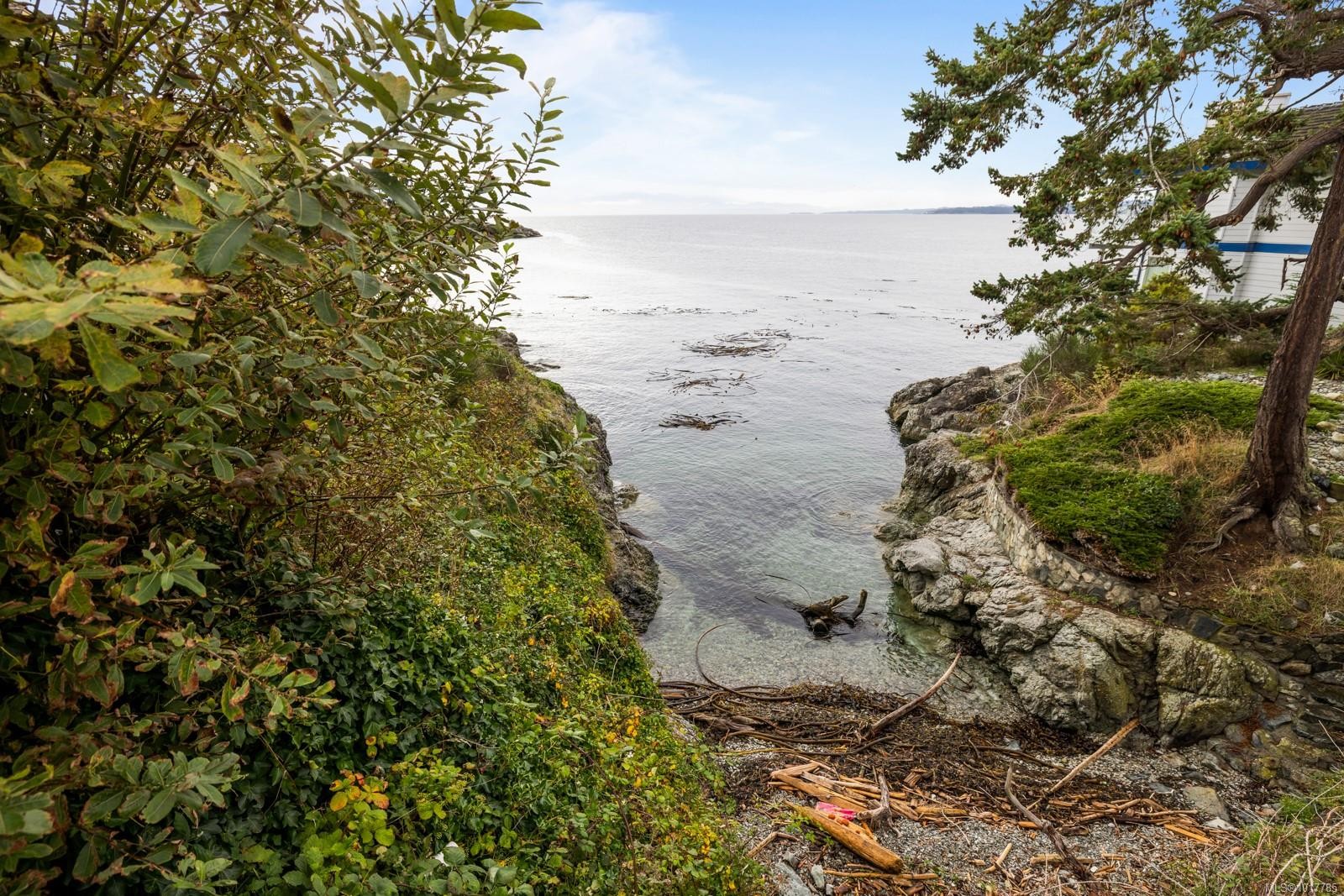 404 Constance Ave, Esquimalt, BC