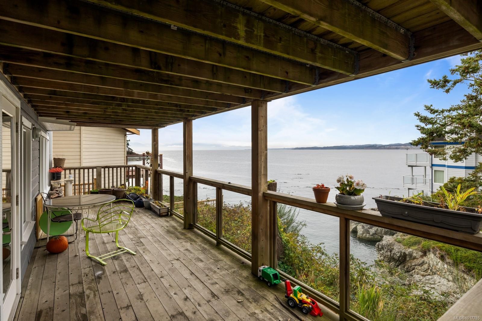 404 Constance Ave, Esquimalt, BC