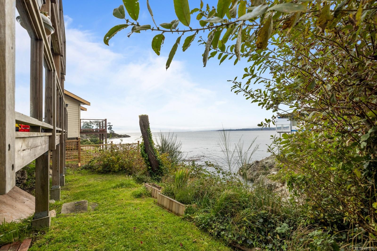 404 Constance Ave, Esquimalt, BC