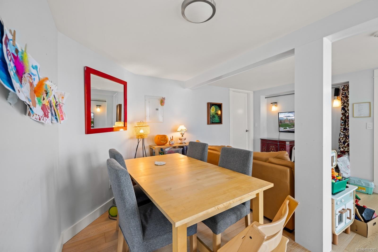 404 Constance Ave, Esquimalt, BC