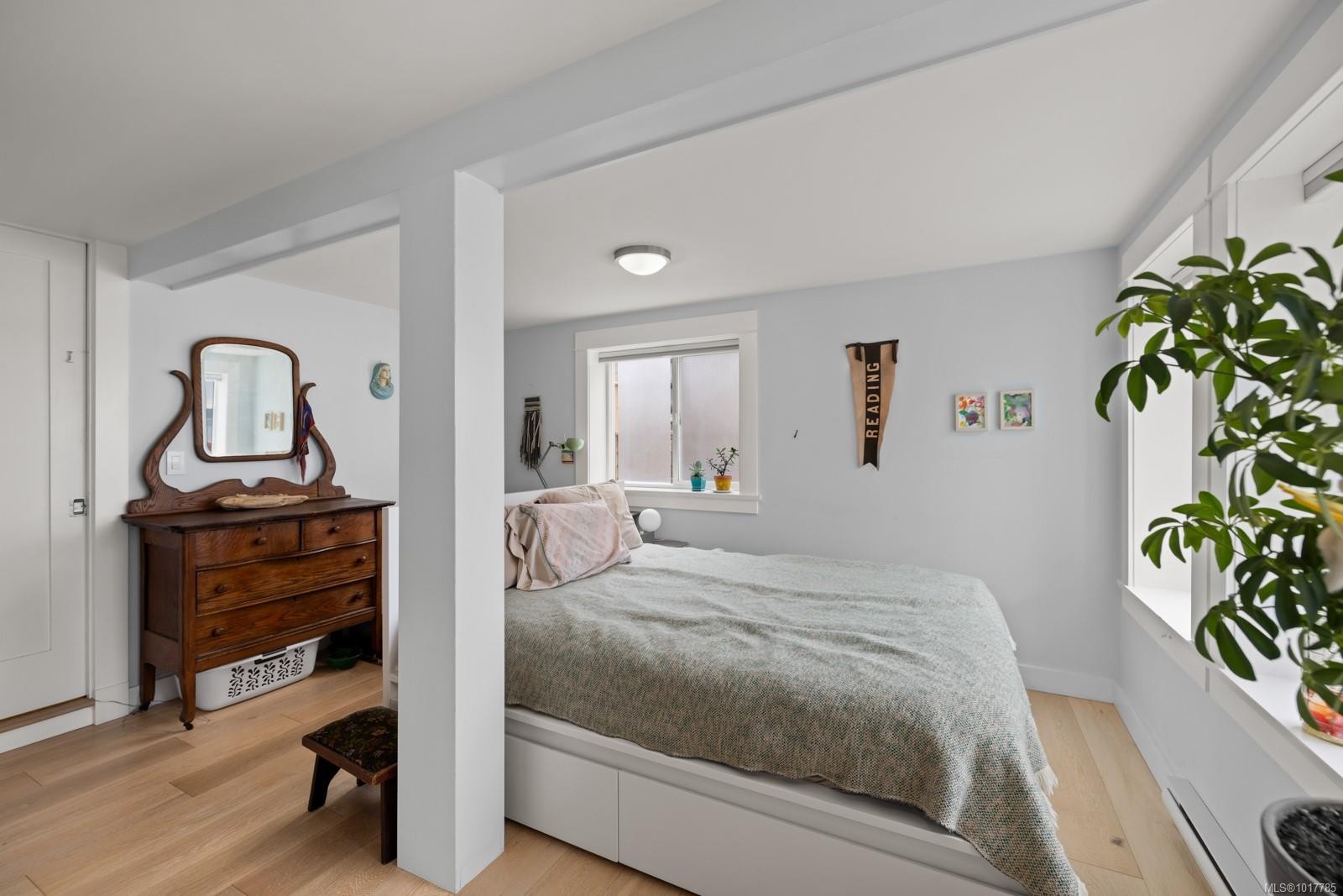 404 Constance Ave, Esquimalt, BC