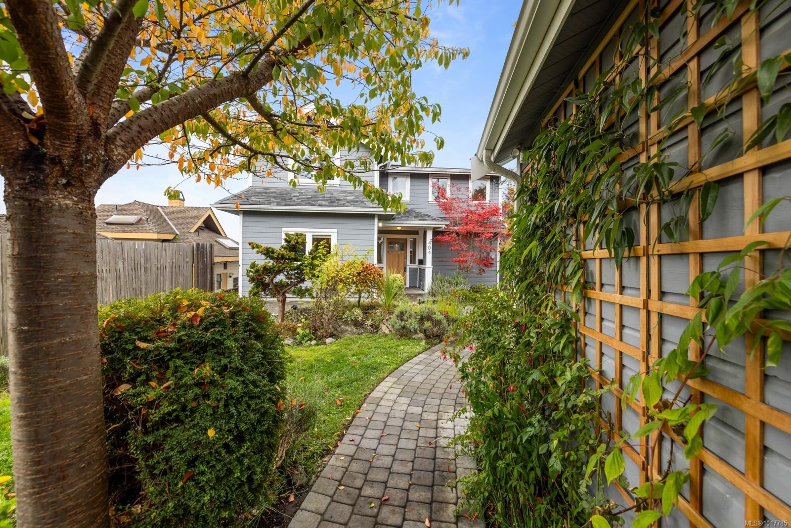 404 Constance Ave, Esquimalt, BC