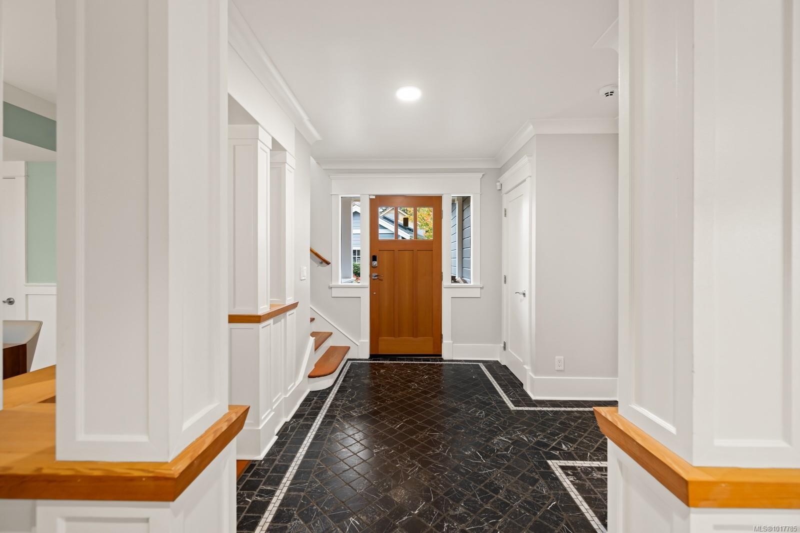 404 Constance Ave, Esquimalt, BC