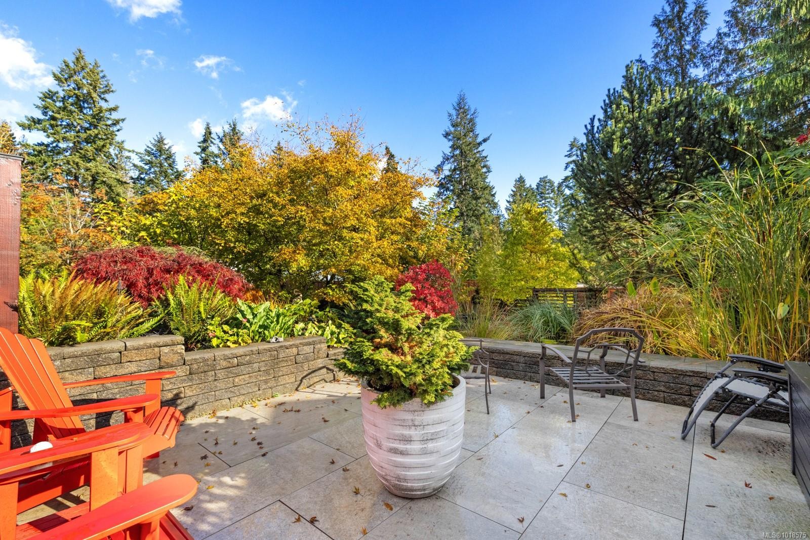 571 Meredith Rd, Mill Bay, BC