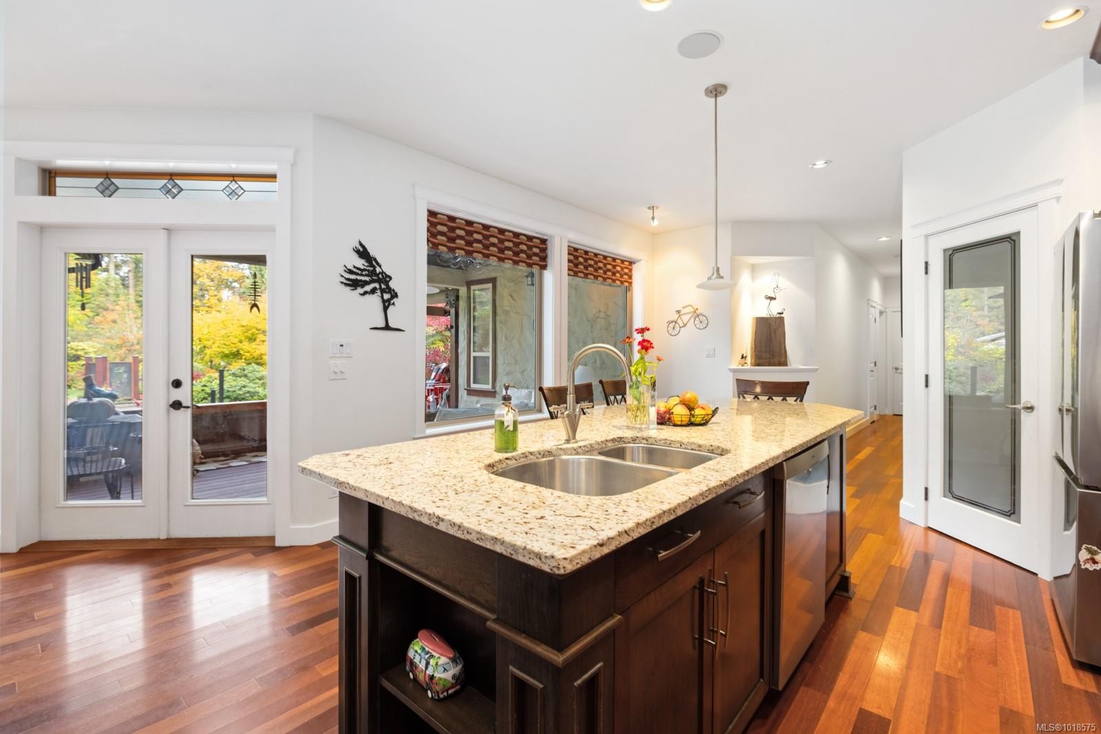 571 Meredith Rd, Mill Bay, BC