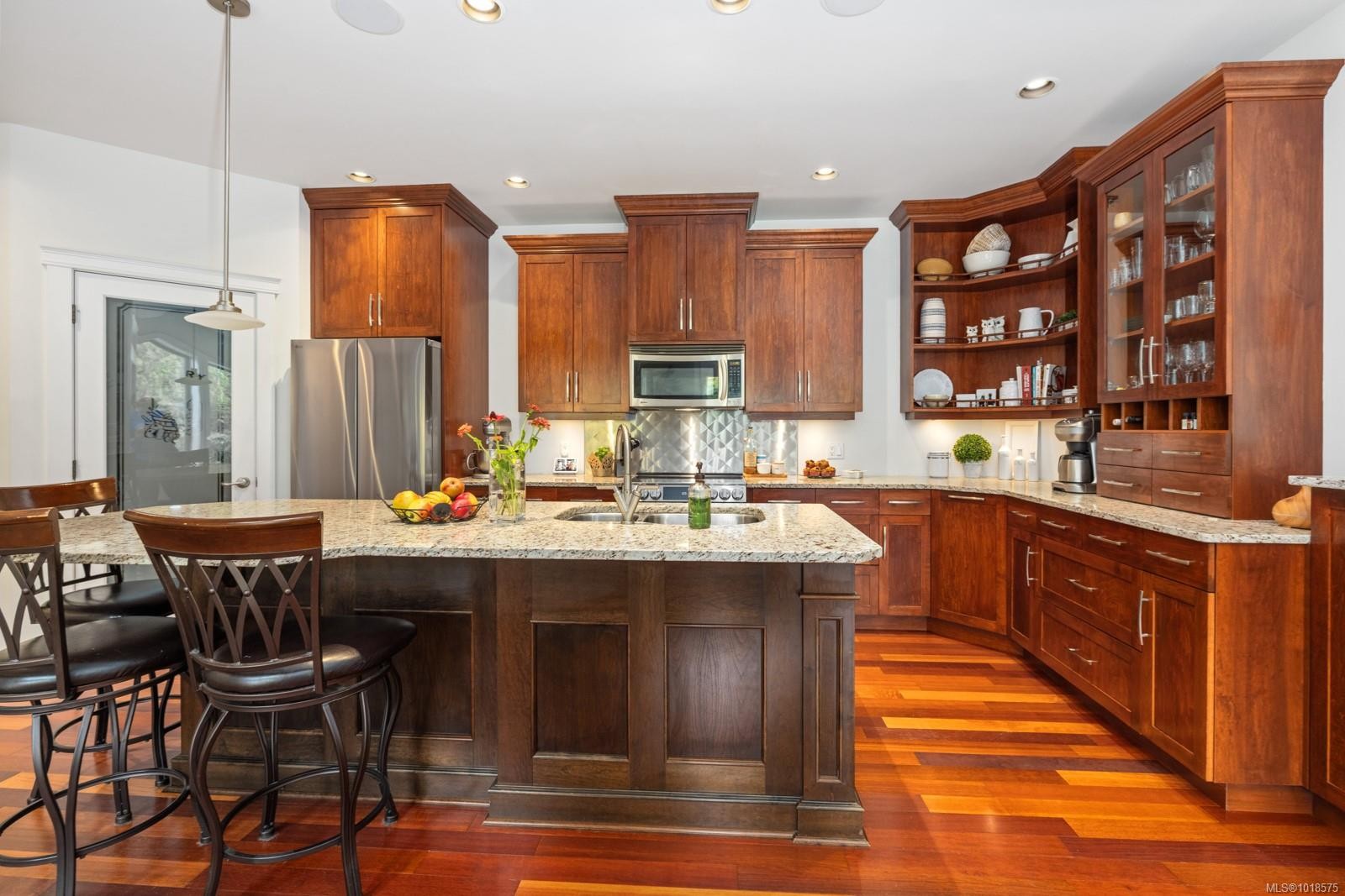 571 Meredith Rd, Mill Bay, BC