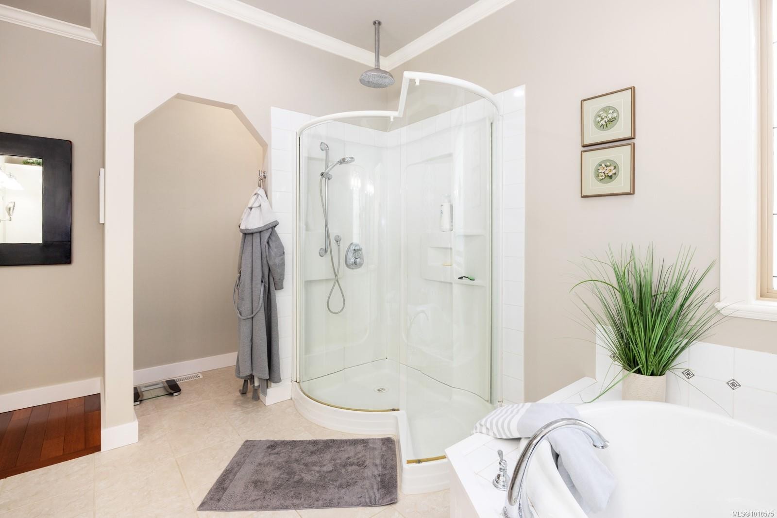 571 Meredith Rd, Mill Bay, BC