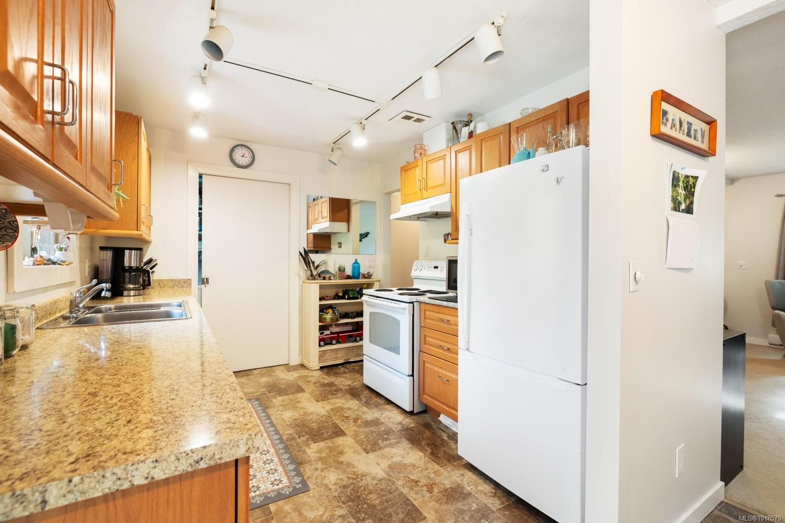 571 Meredith Rd, Mill Bay, BC