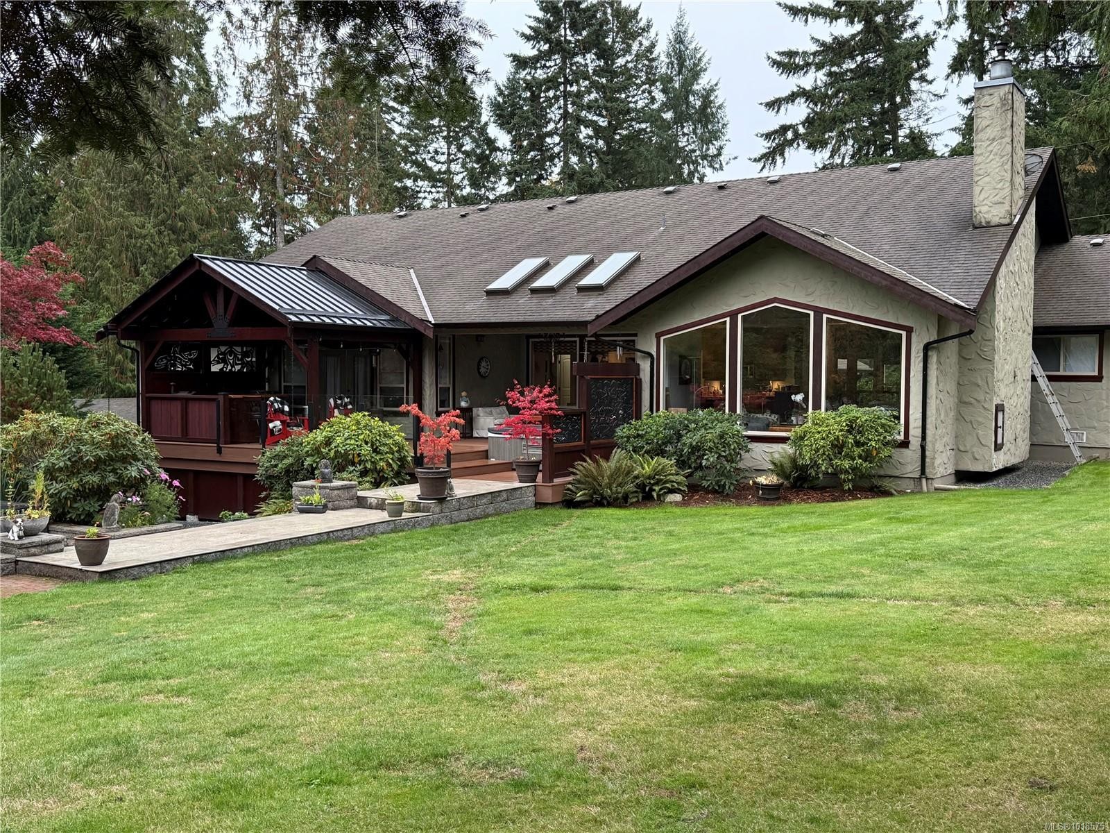 571 Meredith Rd, Mill Bay, BC