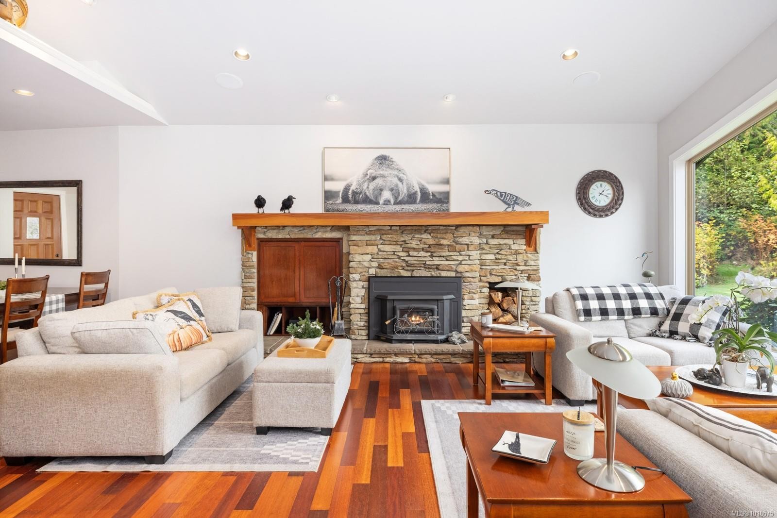 571 Meredith Rd, Mill Bay, BC