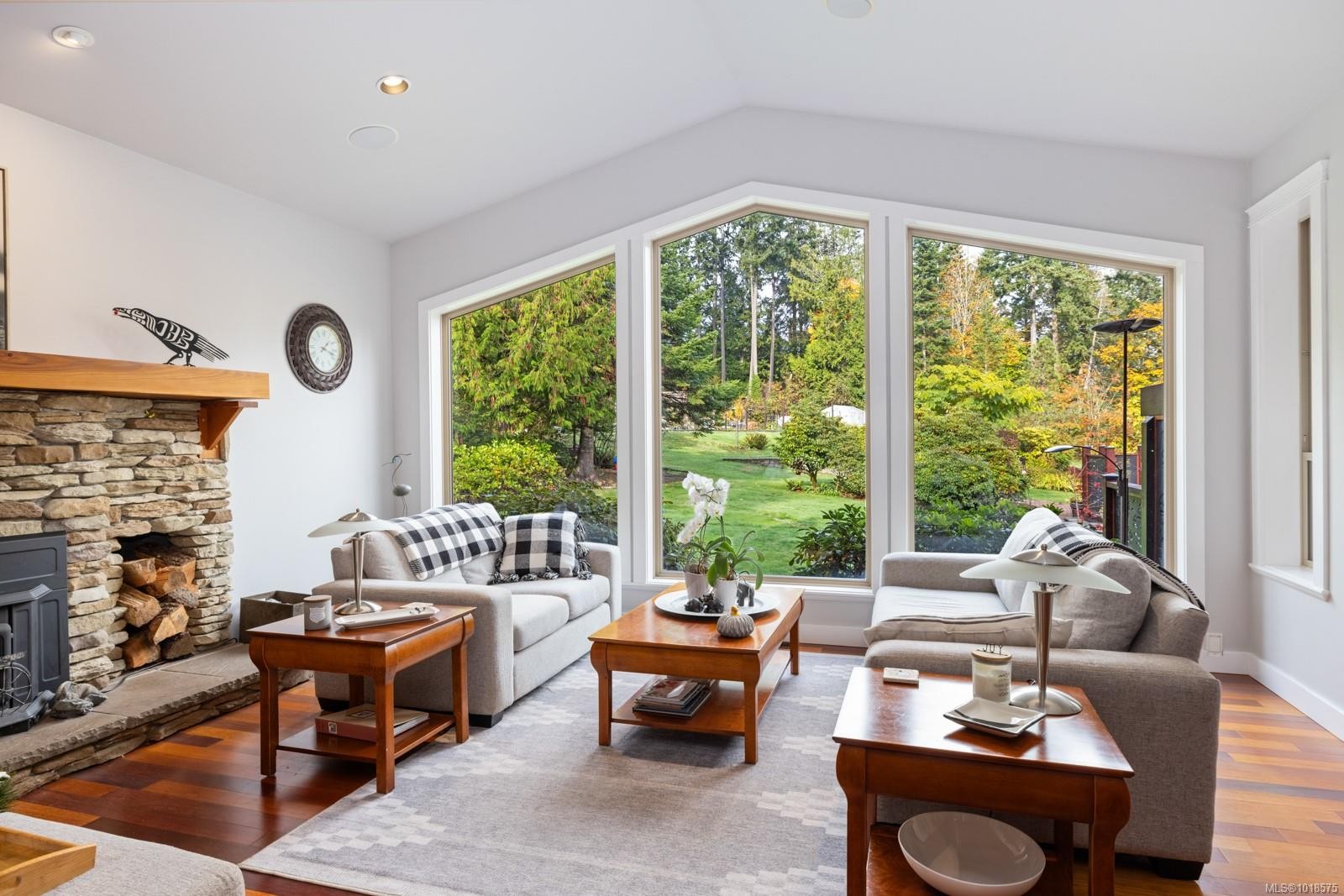 571 Meredith Rd, Mill Bay, BC